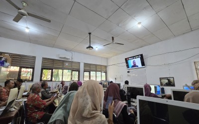 ASN MTsN 2 Kota Cirebon Ikuti Sosialisasi Pengisian SIAPI Secara Daring