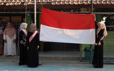 MTsN 2 Kota Cirebon Gelar Upacara Hari Santri 2026, Teguhkan Semangat Cinta Tanah Air