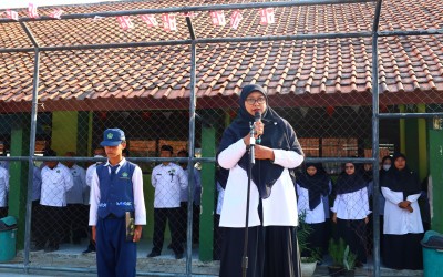 Amanat Pembina Upacara MTsN 2 Kota Cirebon: Kenali Jenis Perundungan dan Hindari Segala Bentuknya