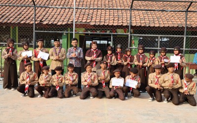 Latihan Pramuka Wajib MTsN 2 Kota Cirebon Resmi Ditutup, Pembina Tekankan Karakter dan Kemandirian