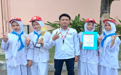 PMR MTsN 2 Kota Cirebon Raih Juara Umum Bidang Pertolongan Pertama PMR Madya Se-Kota Cirebon