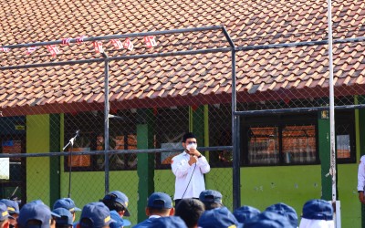 MTsN 2 Kota Cirebon Imbau Siswa dan Guru Gunakan Masker sebagai Mitigasi Dampak Abu Vulkanik